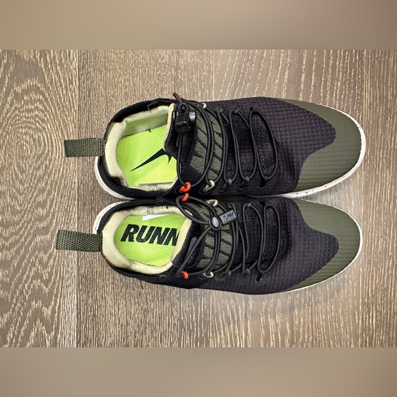 Women’s Nike Free RN Commuter Sneaker - Picture 8 of 11